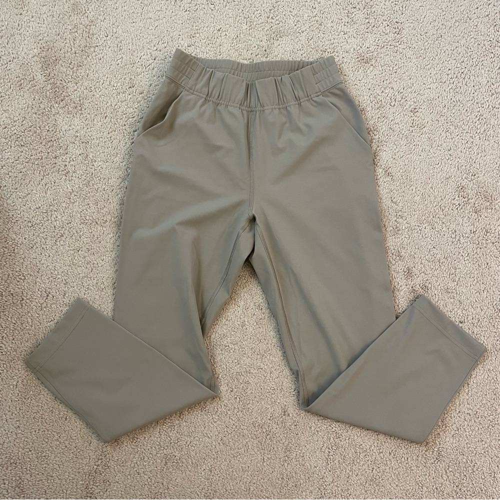 Aritzia Babaton Weekender Pant XS tan taupe